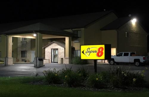 32-super8 1